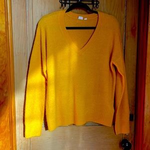 Gap Sweater